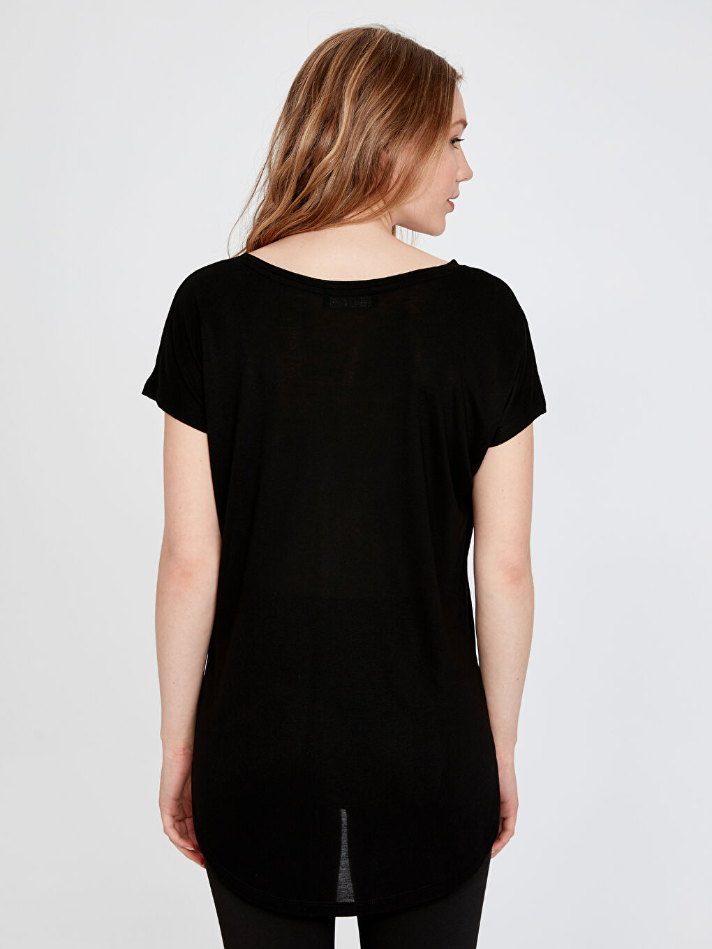 Siyah Bisiklet Yaka Kısa Kollu Kadın Tişört-2