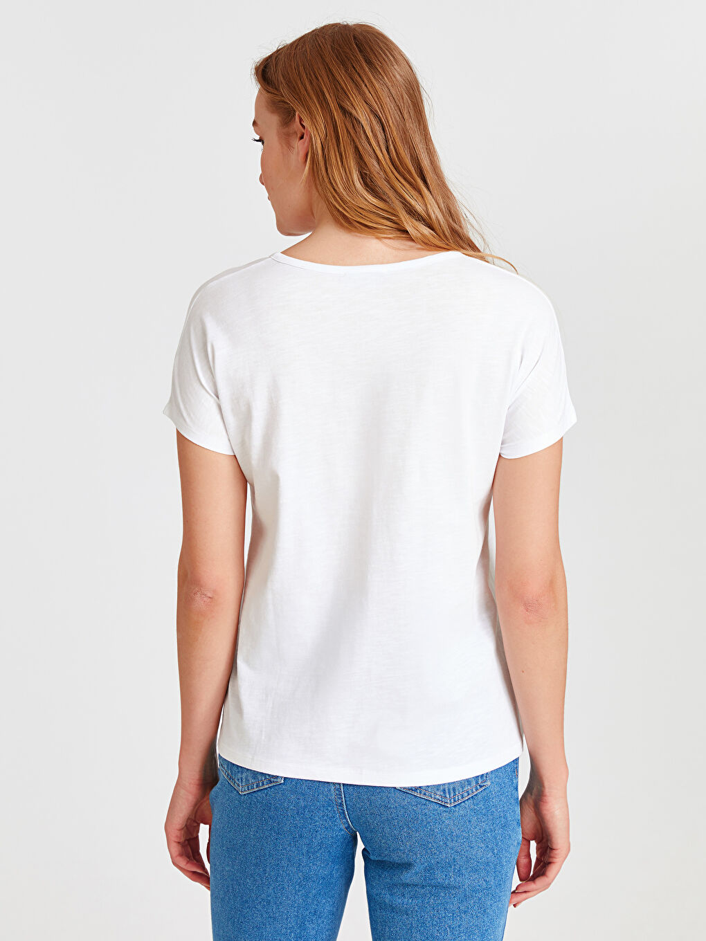 Beyaz Önü Düğmeli Kısa Kollu Kadın Pamuklu Tişört-2