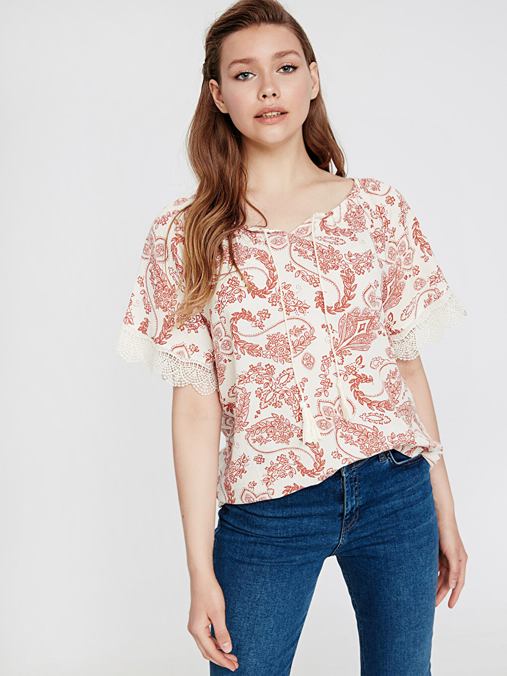 بلوزة نساء بكم قصير بقصة عادية