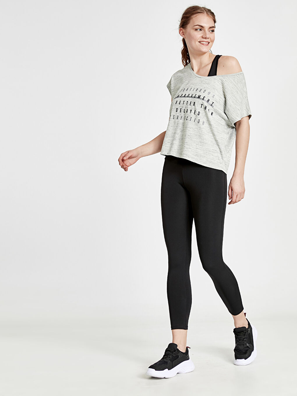 Woman BLACK Sports Leggings-1