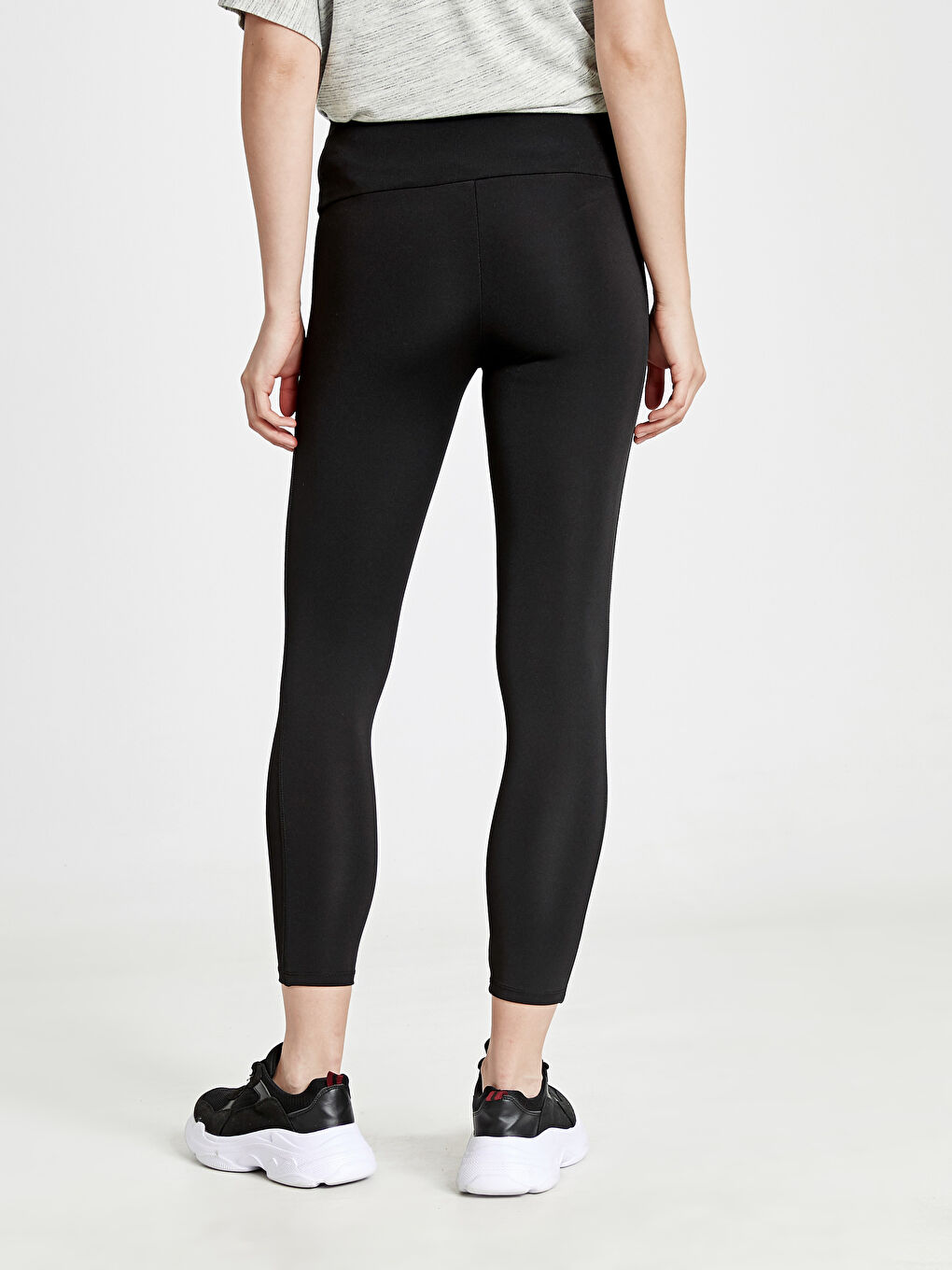 Woman BLACK Sports Leggings-2