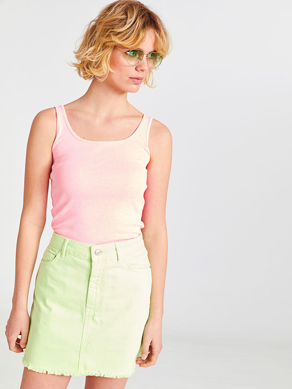 Pembe U Yaka Düz Basic Kadın Atlet-1