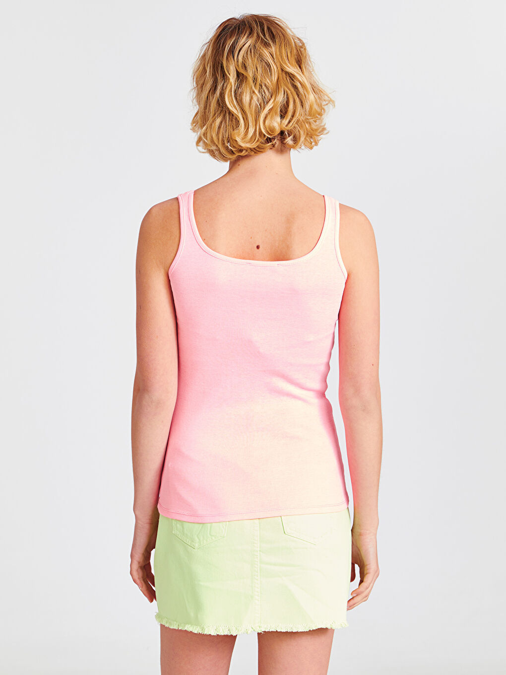 Pembe U Yaka Düz Basic Kadın Atlet-2