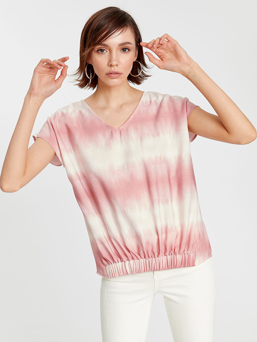 Блузка з V-подібним вирізом, звичайним кроєм і коротким рукавом для жінок-1