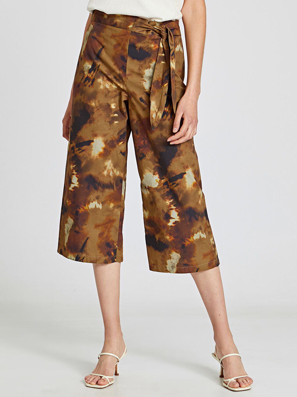 Woman YELLOW Capri Trousers-2