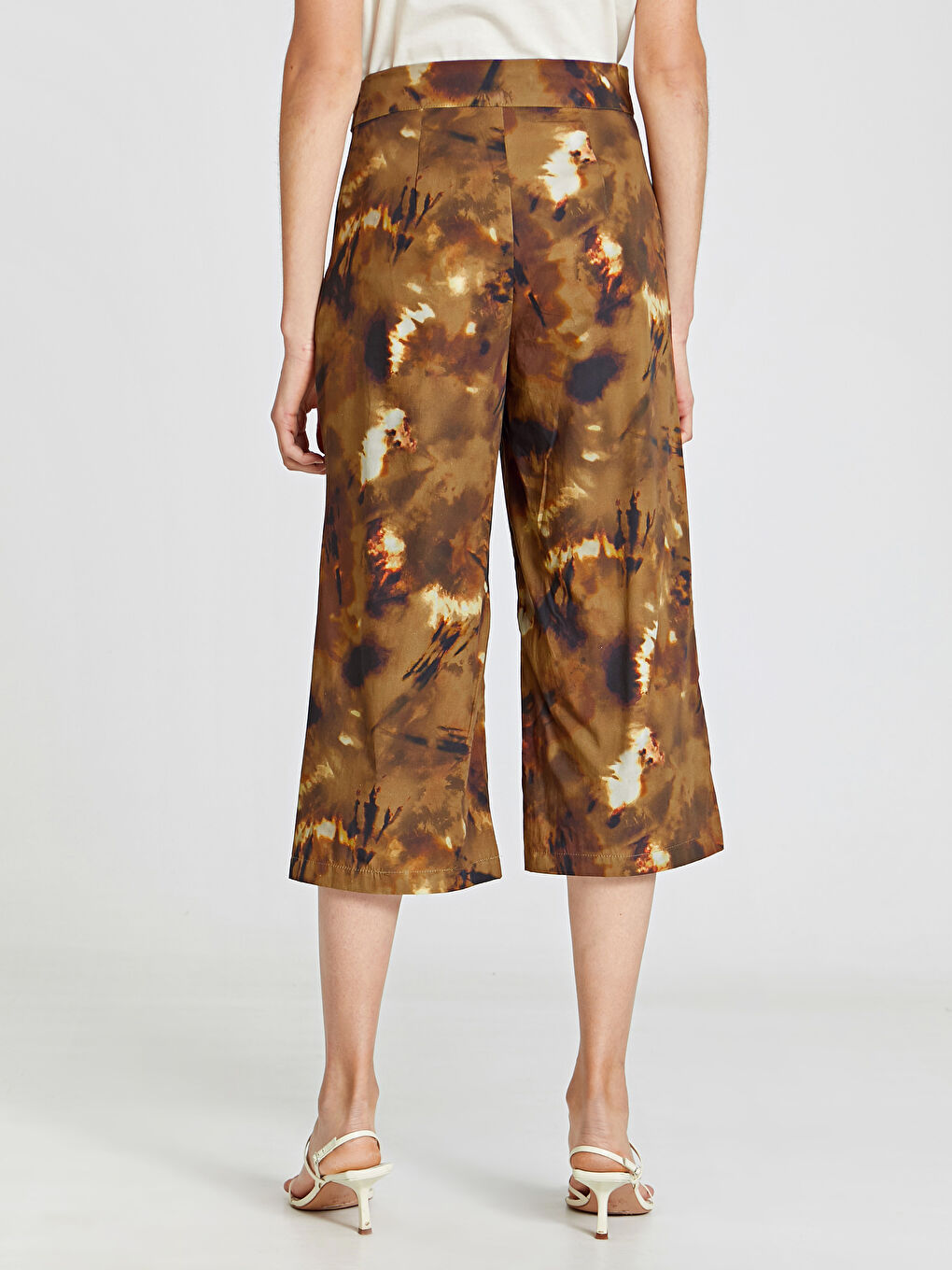 Woman YELLOW Capri Trousers-3