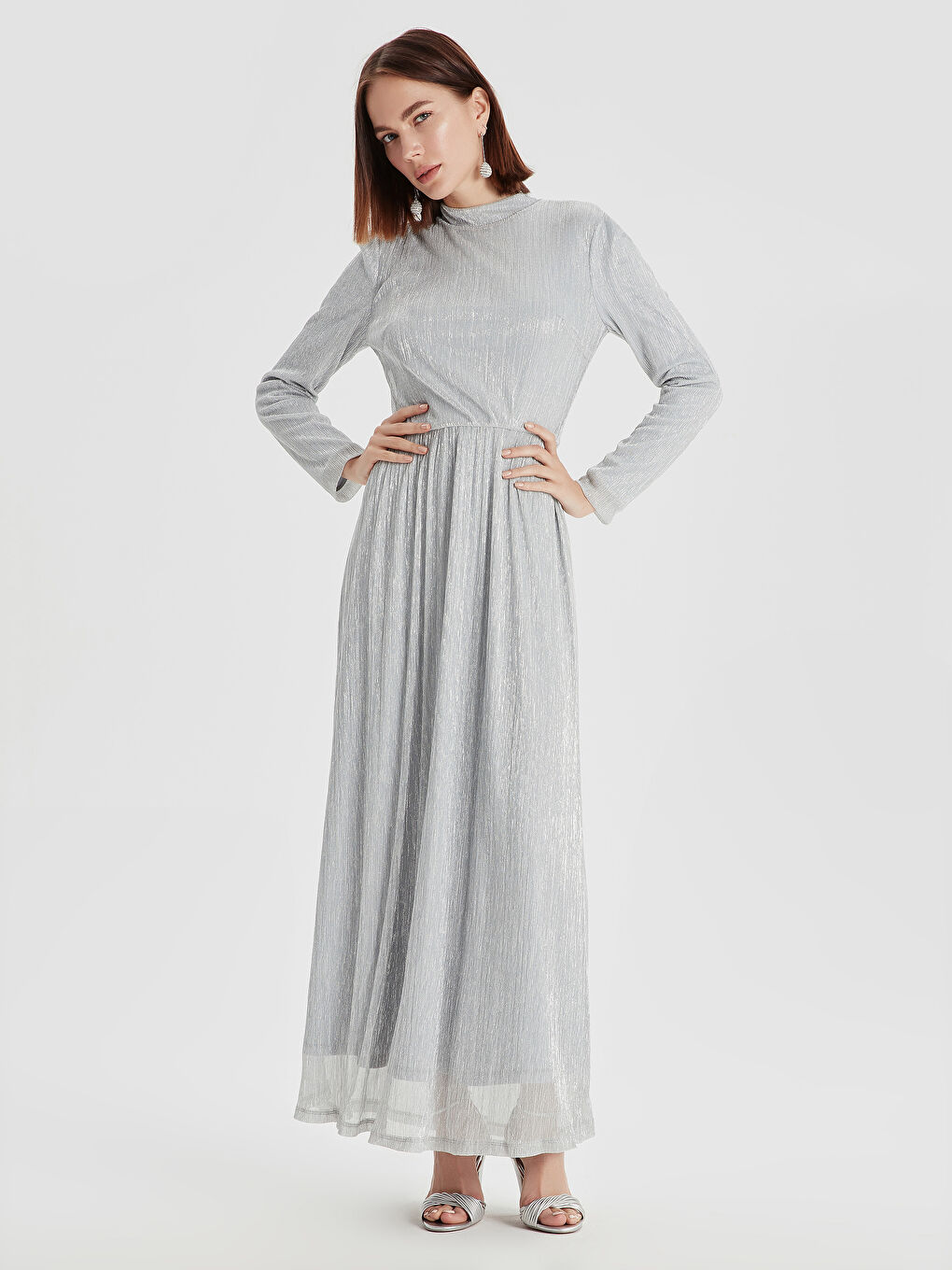 Gri Dik Yaka Düz Parlak Görünümlü Uzun Kollu Kadın Elbise-1