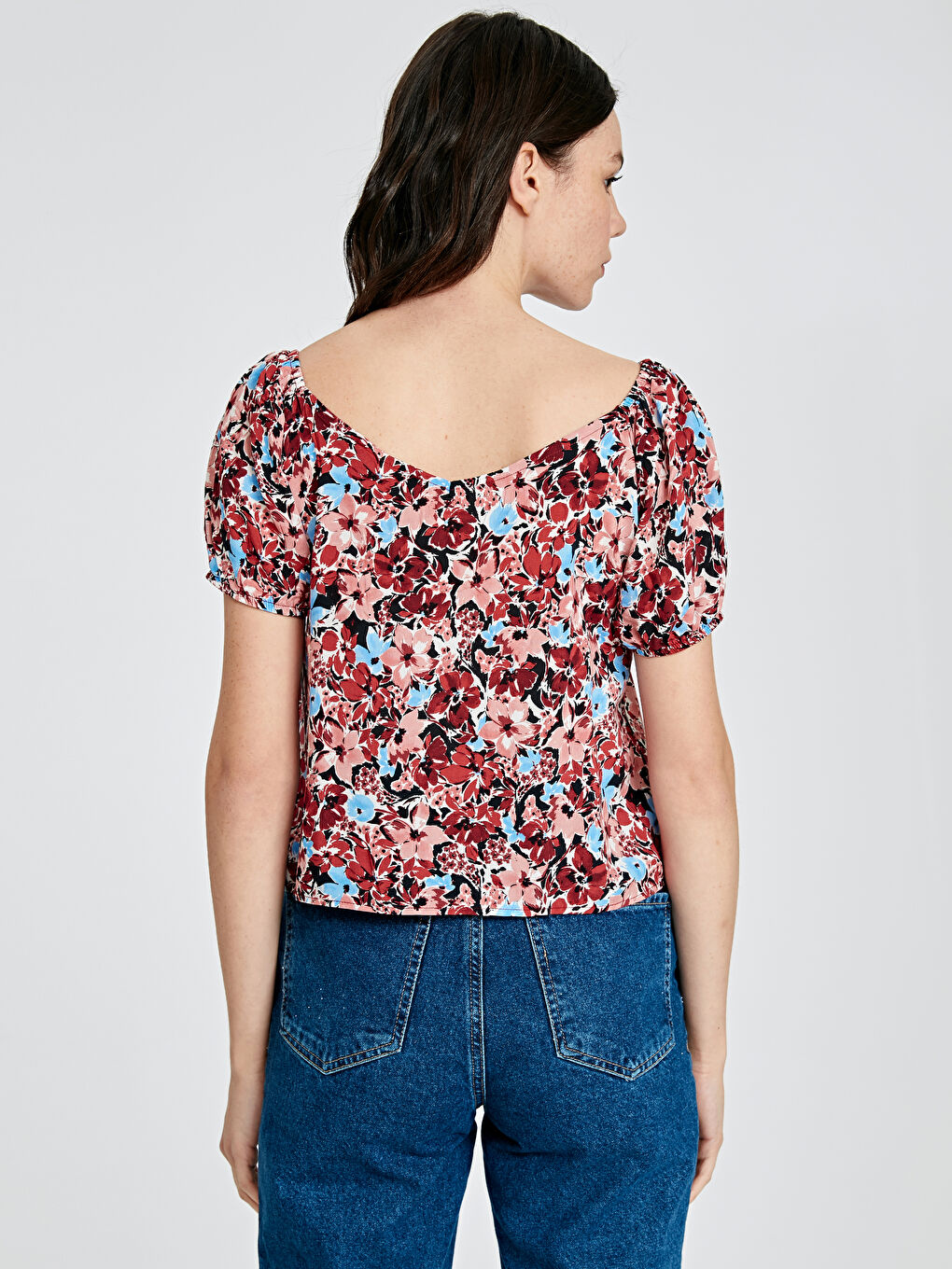 بلوزة نسائية بأكمام قصيرة وياقة قارب-2