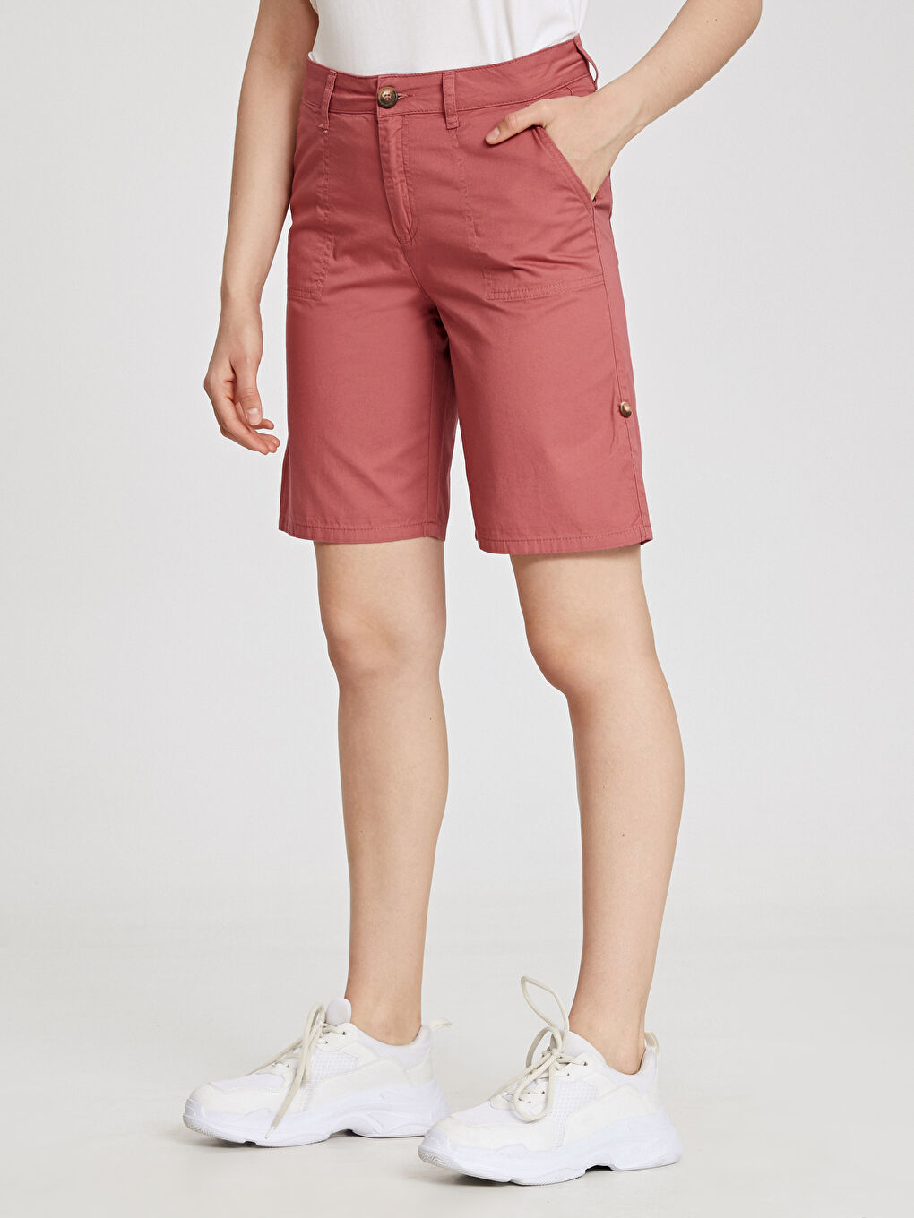 Pembe Standart Fit Gabardin Kadın Şort-2