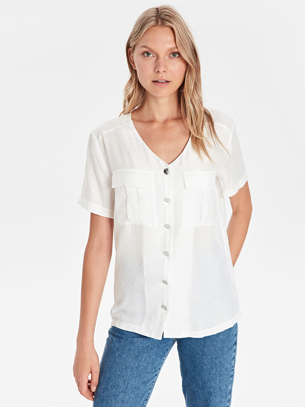 Beyaz Gömlek Yaka Standart Fit Askılı Kadın Gömlek-1