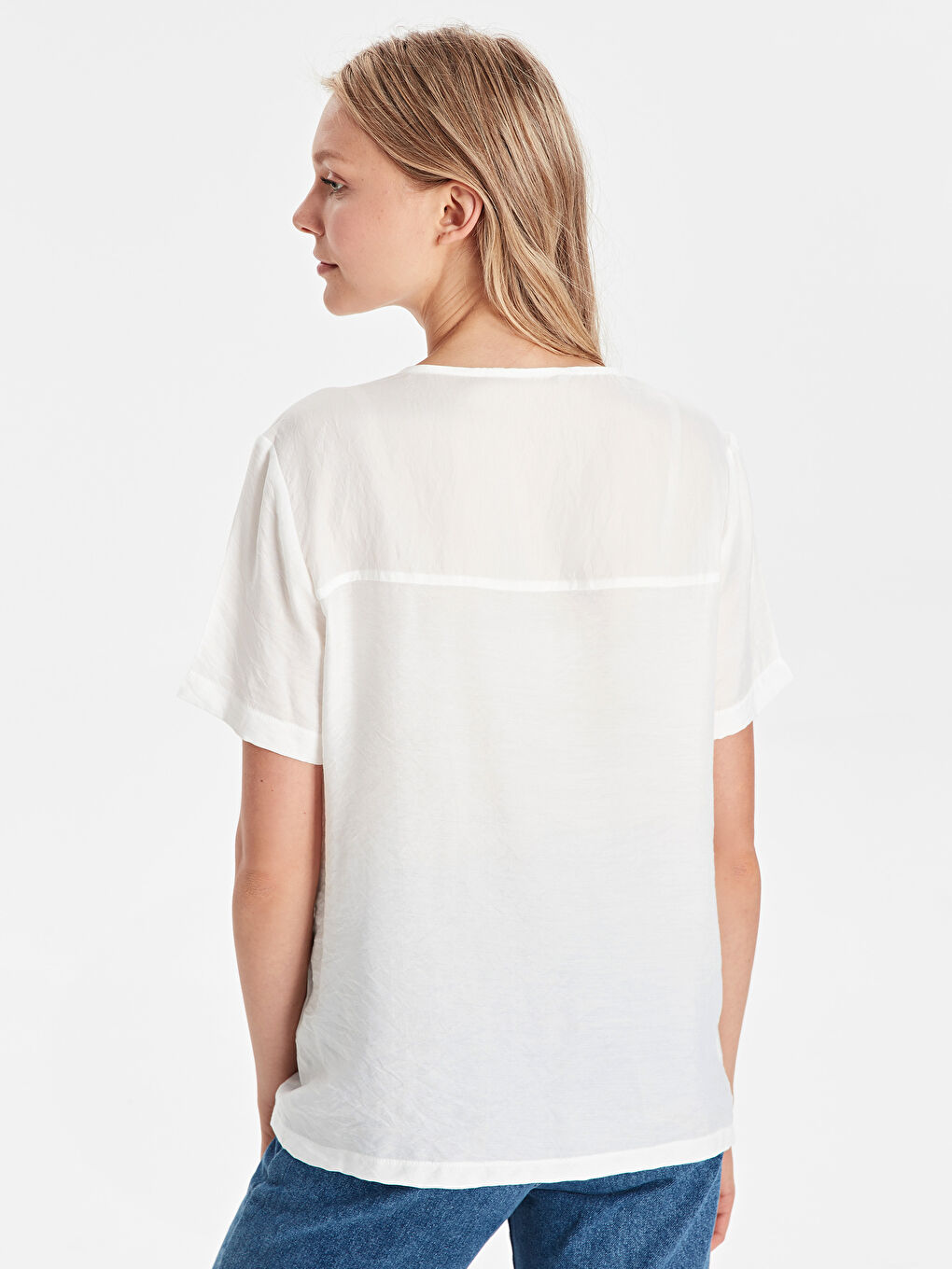 Beyaz Gömlek Yaka Standart Fit Askılı Kadın Gömlek-2