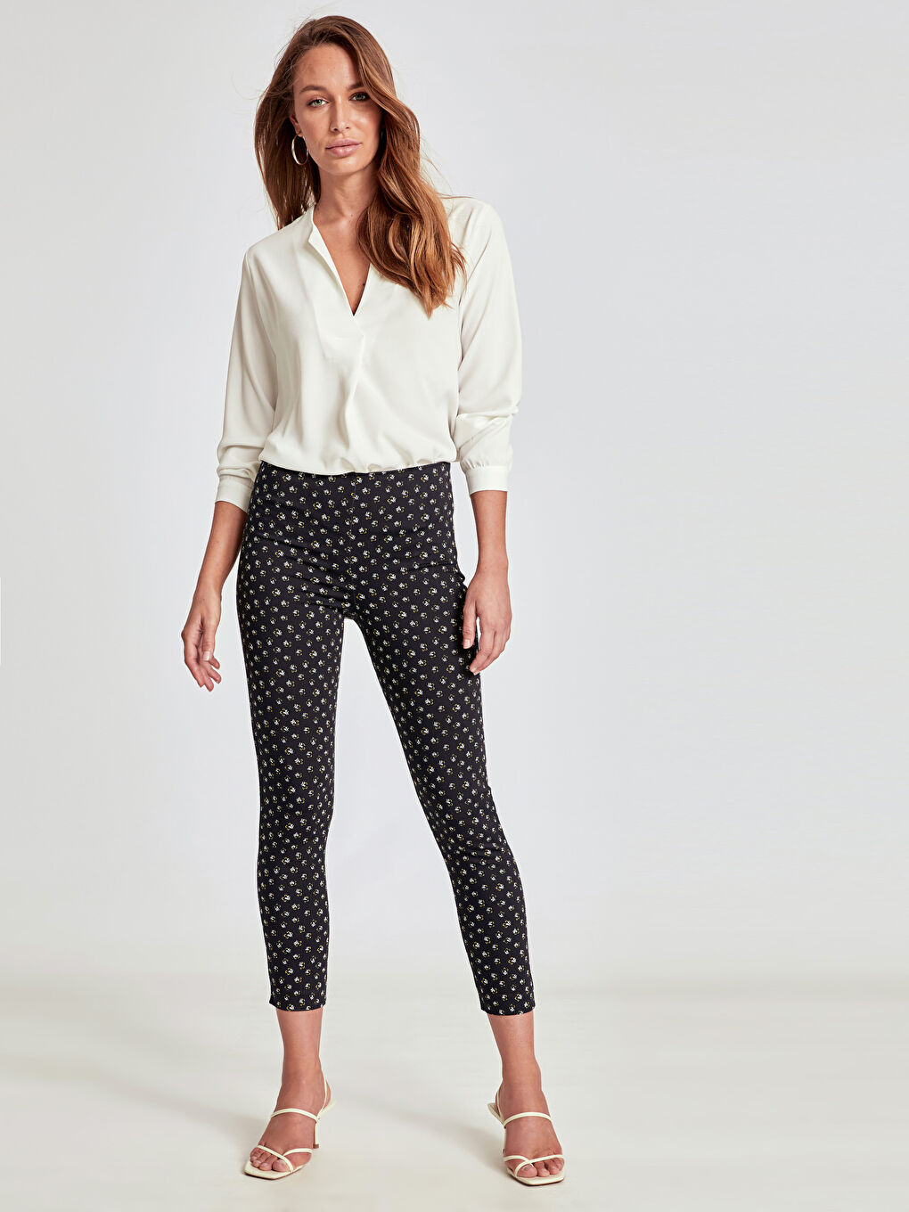 Ženske uske pantalone od satena