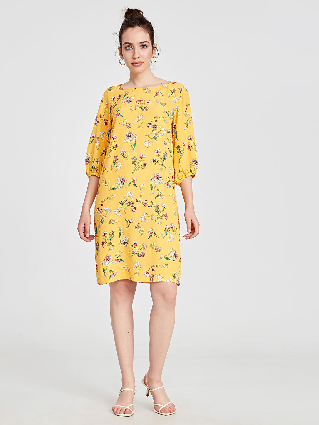 Sarı Bisiklet Yaka Standart Fit Kısa Kollu Kadın Elbise