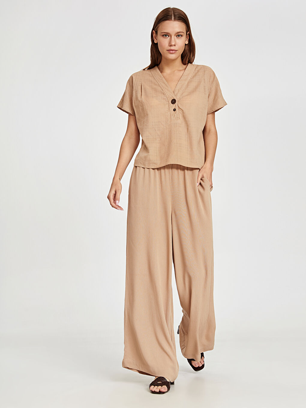 Bej Rahat Kalıp Kadın Pantolon-1