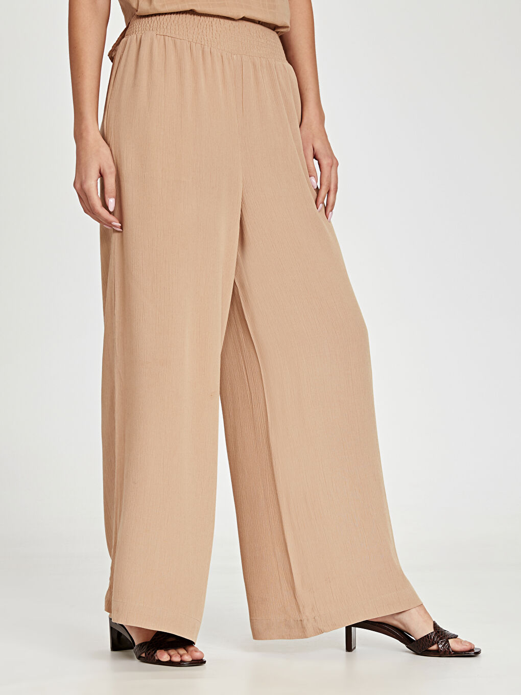 Bej Rahat Kalıp Kadın Pantolon-3