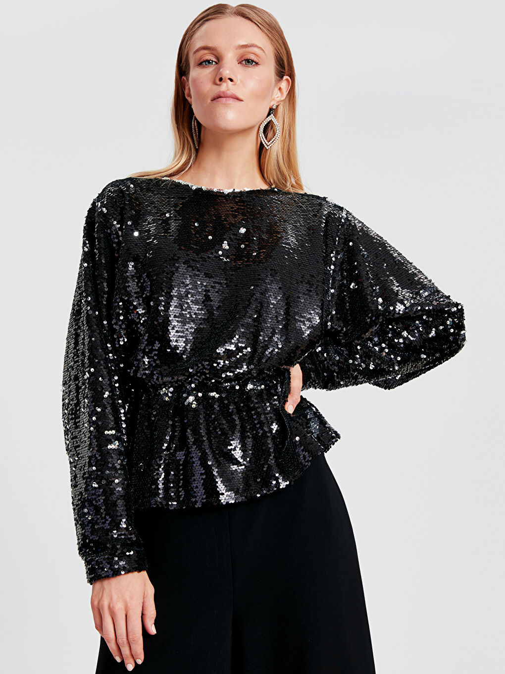 Siyah Standart Fit Kadın Bluz-1