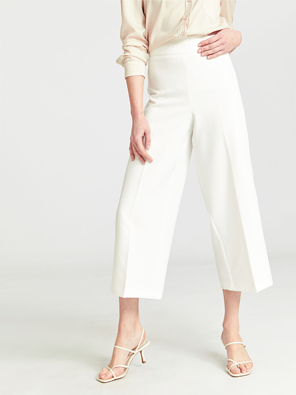 Ekru Rahat Kalıp Krep Kadın Pantolon-2