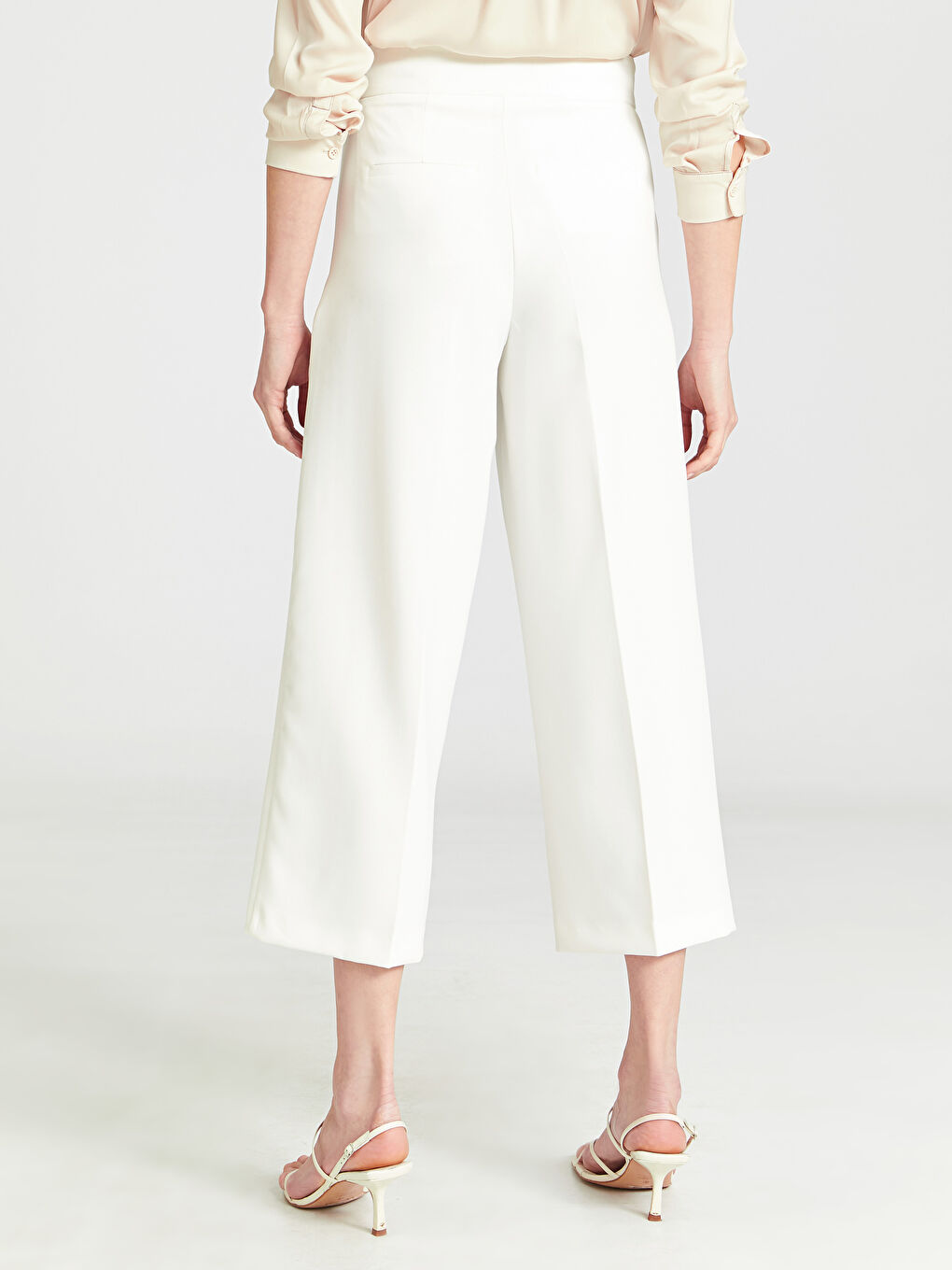 Ekru Rahat Kalıp Krep Kadın Pantolon-3