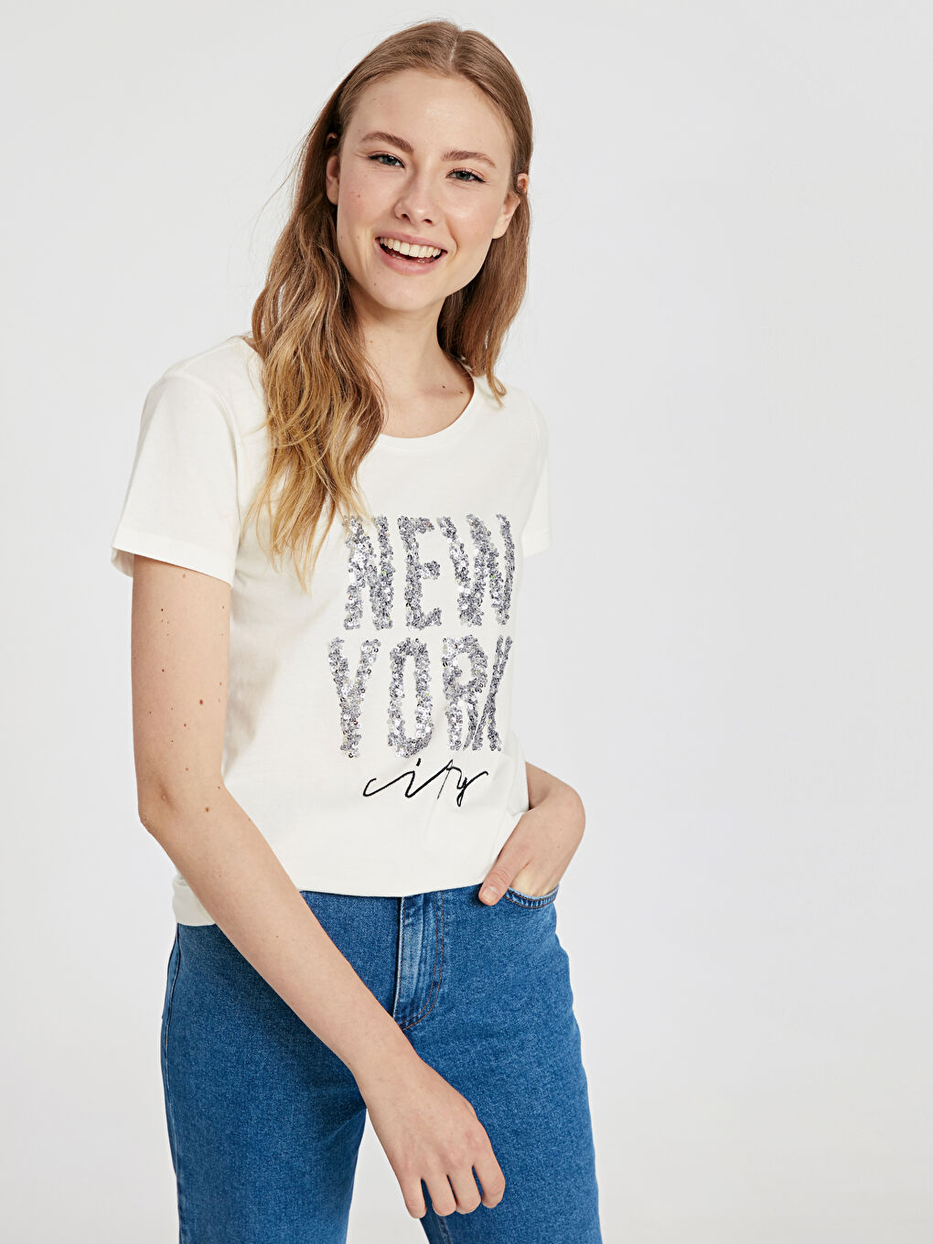 Ekru Bisiklet Yaka Kısa Kollu Kadın Tişört-1