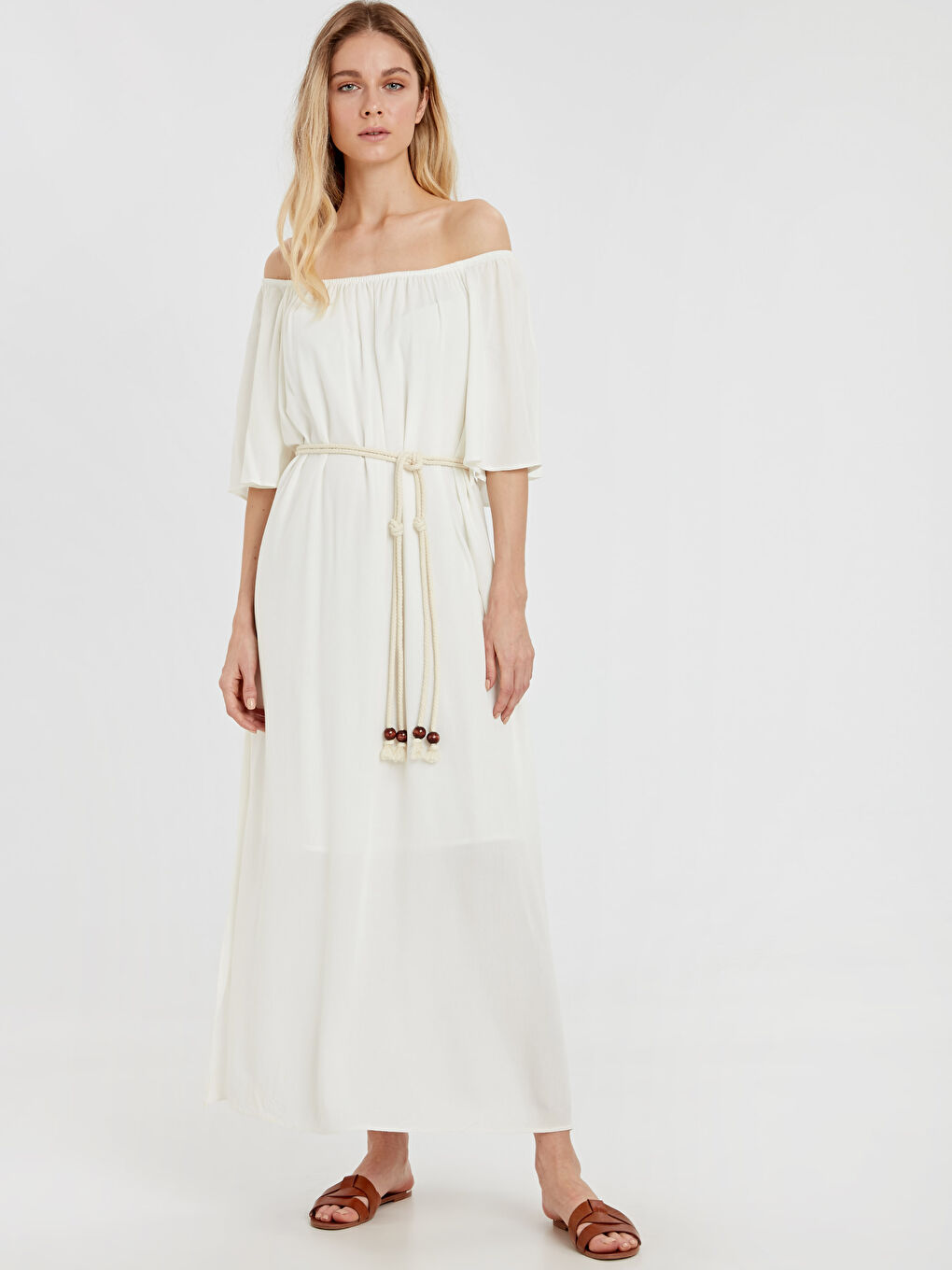 Haljina za Žene od Viskoze sa Širokim Izrezom i Standardnim Krojem