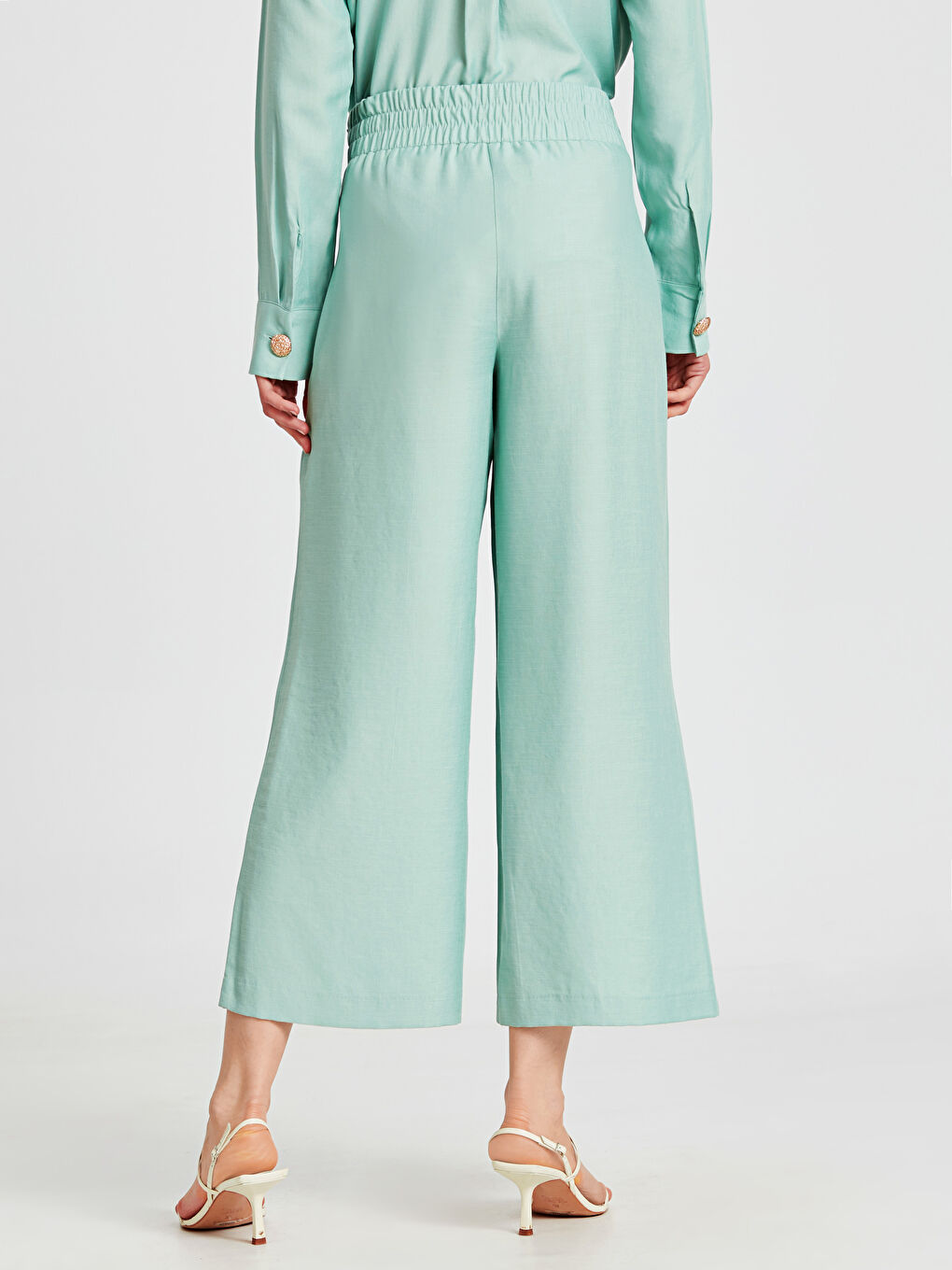 LCWAIKIKI Classic Comfortable Fit Women's Trousers -9SR268Z8-FKS