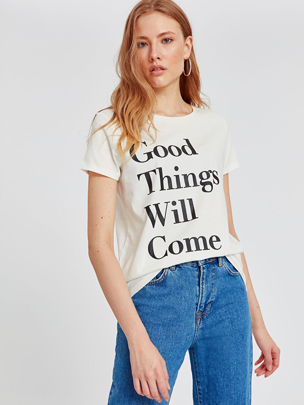 Ekru U Yaka Kısa Kollu Kadın Tişört-2