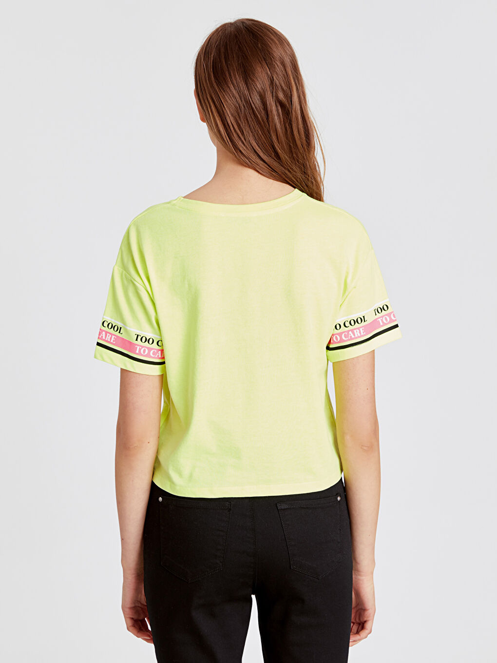 Yeşil Bisiklet Yaka Kısa Kollu Kadın Tişört-2