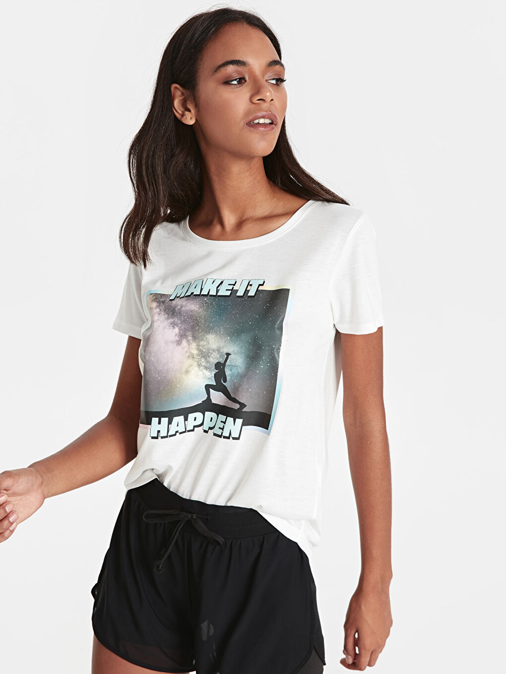 Ekru Bisiklet Yaka Kısa Kollu Kadın Tişört-1