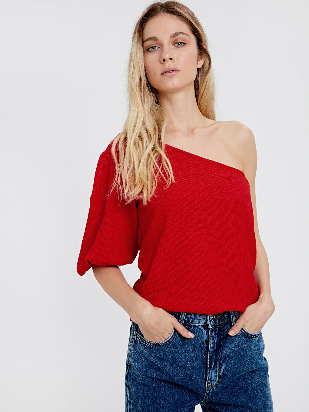 Kırmızı Tek Omuz Kısa Kollu Viskon Kadın Bluz
