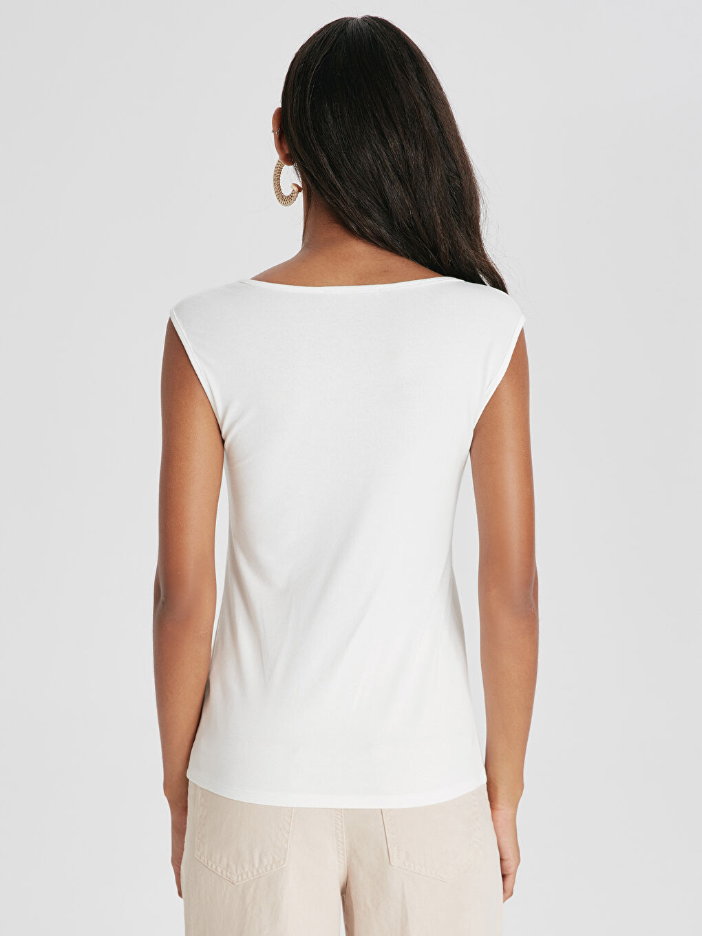 Ekru V Yaka Düz Esnek Kadın Atlet-2