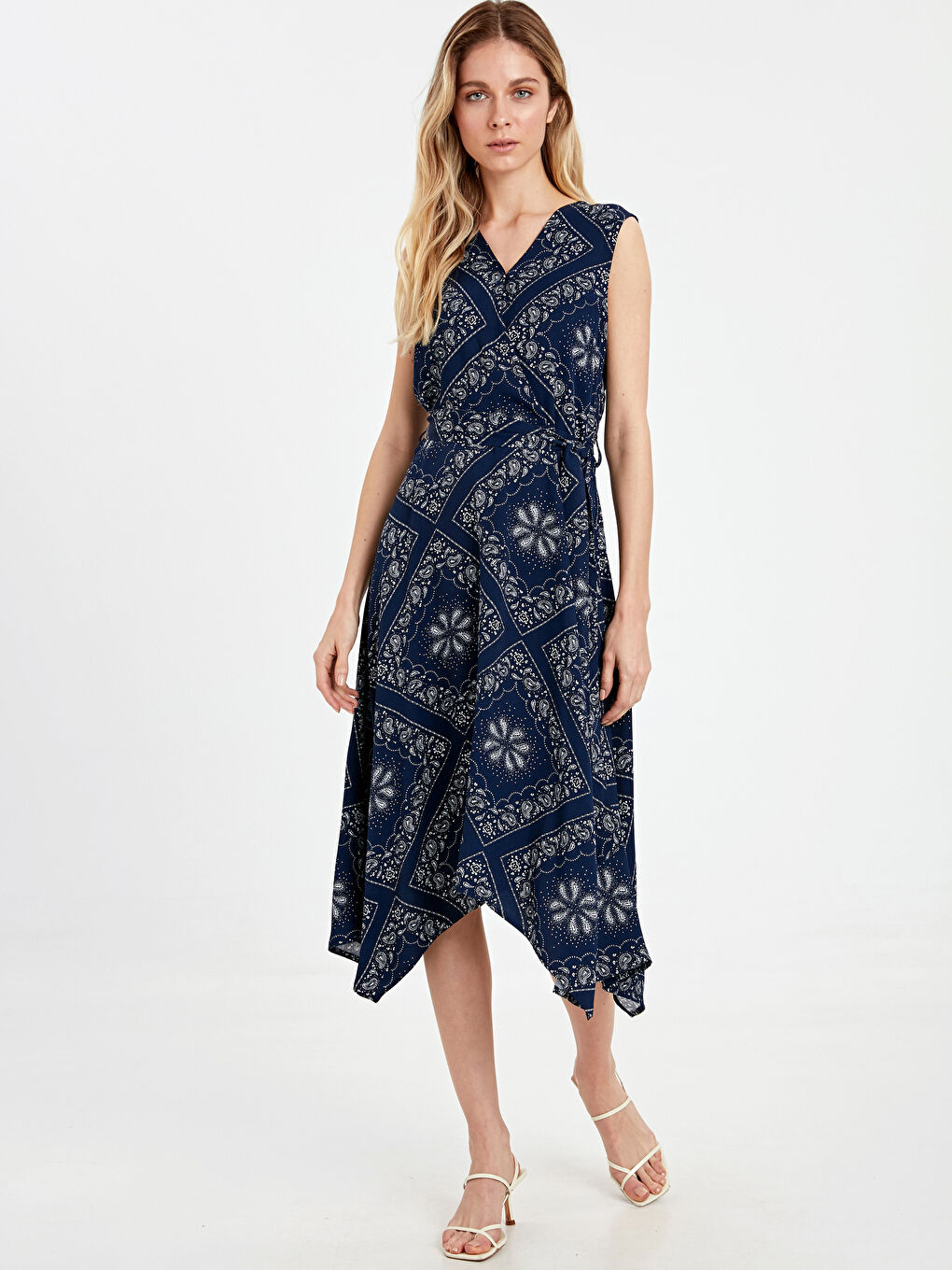 Lacivert V Yaka Standart Fit Askılı Kadın Elbise