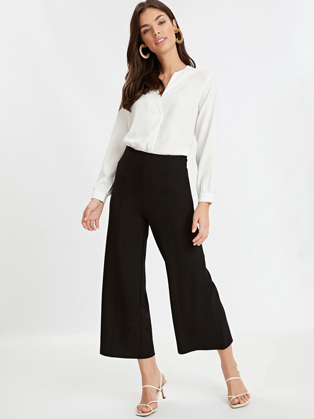 Siyah Bilek Boy Geniş Paça Esnek Kumaş Pantolon