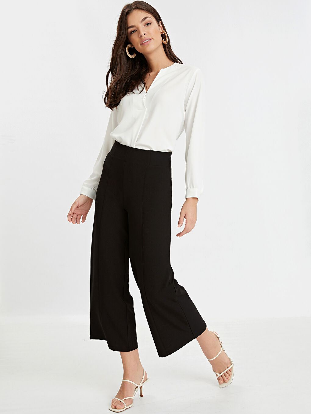 Siyah Bilek Boy Geniş Paça Esnek Kumaş Pantolon-1