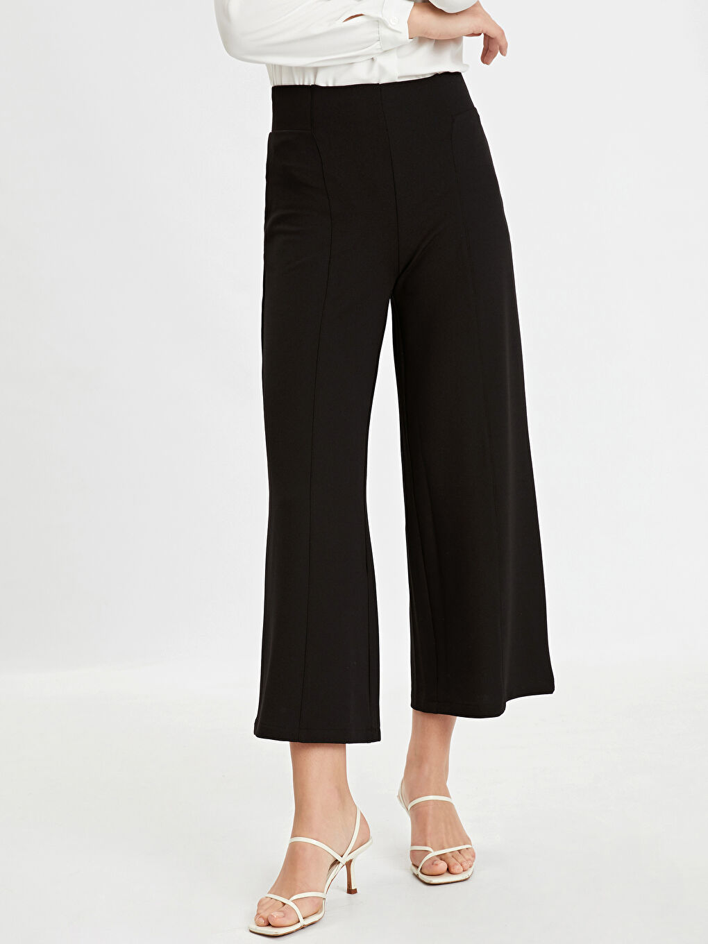 Siyah Bilek Boy Geniş Paça Esnek Kumaş Pantolon-2