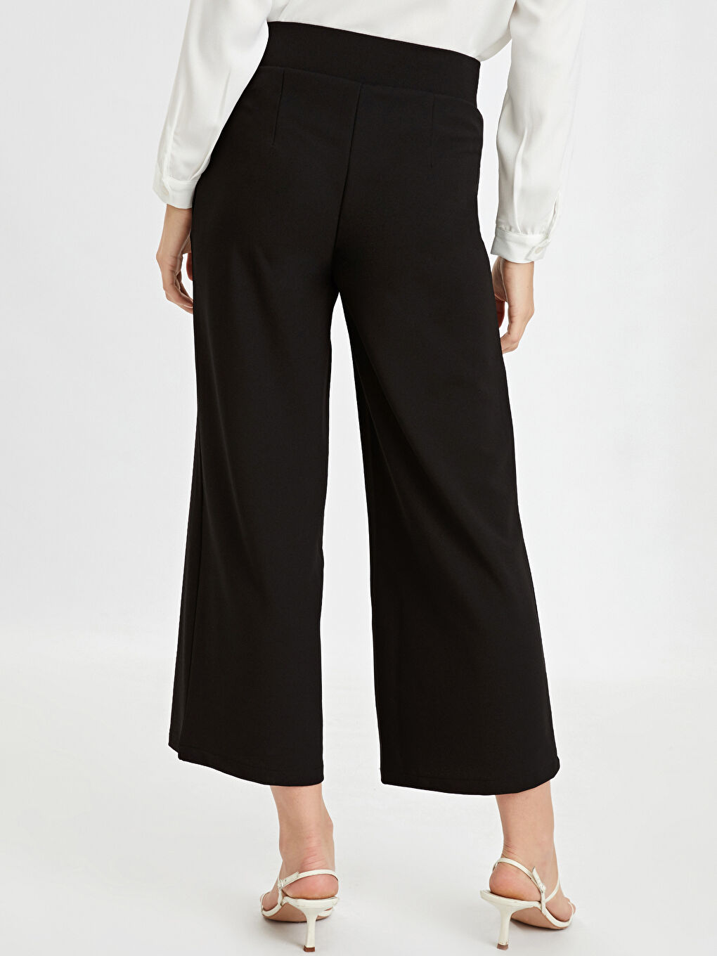 Siyah Bilek Boy Geniş Paça Esnek Kumaş Pantolon-3