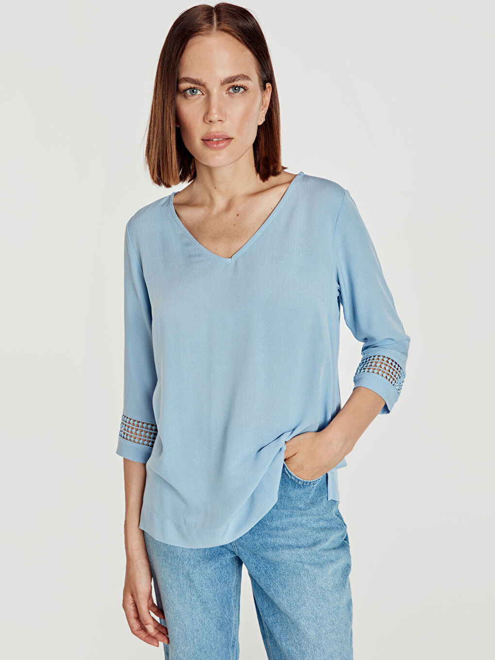 Mavi V Yaka Viskon Kadın Bluz-1