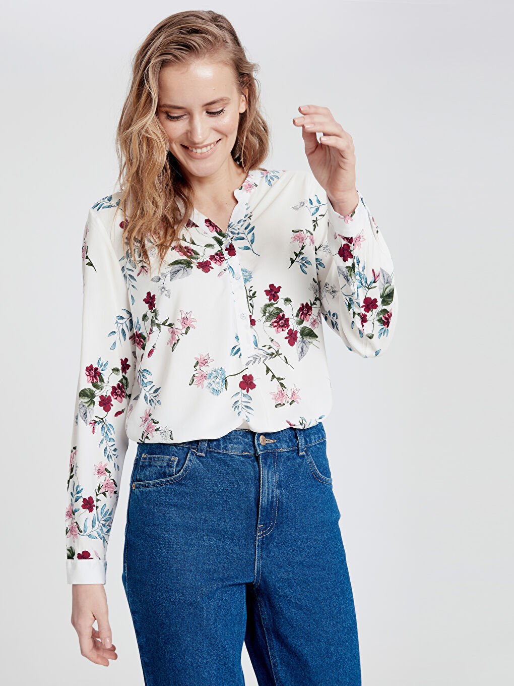 Ekru Standart Fit Uzun Kollu Kadın Bluz