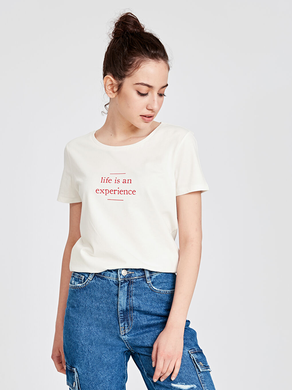 Ekru U Yaka Kısa Kollu Kadın Tişört