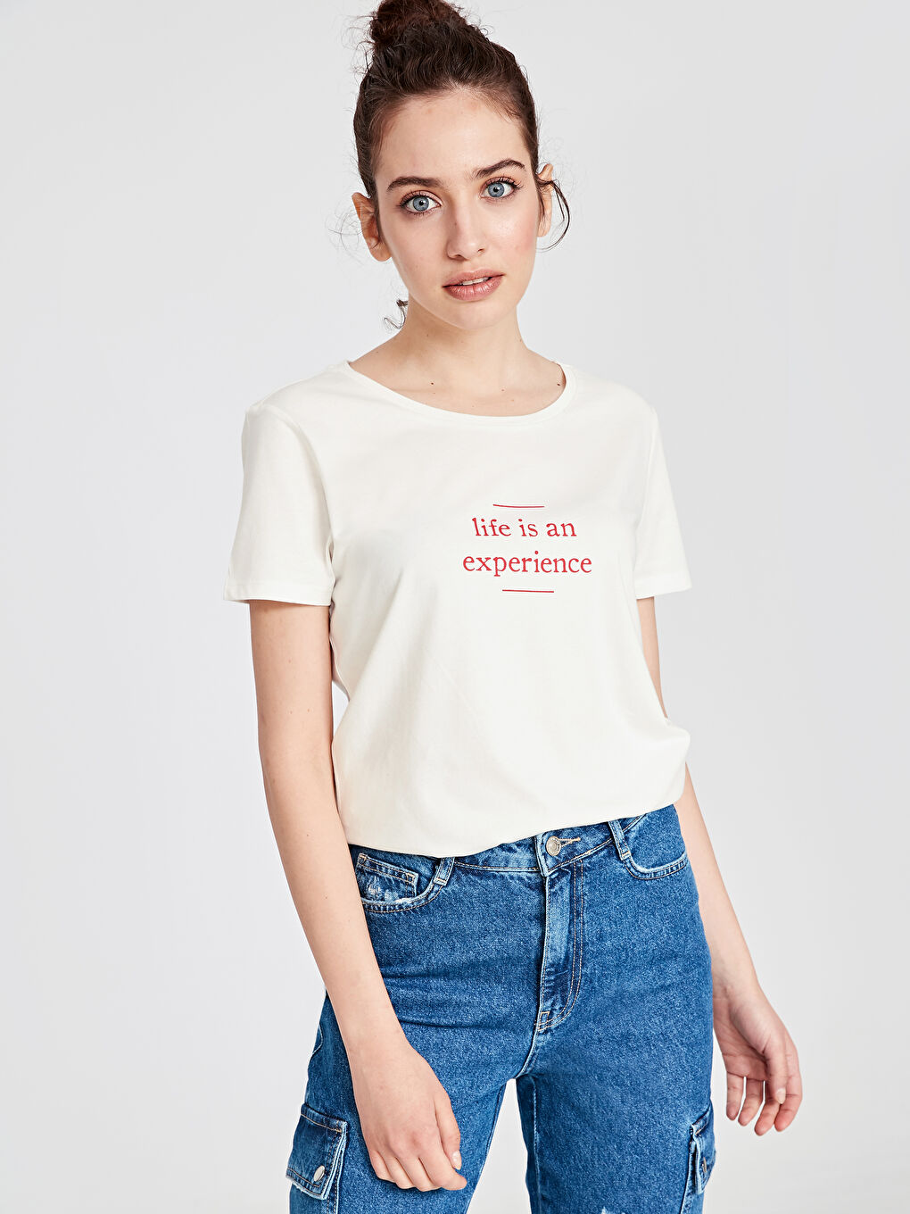 Ekru U Yaka Kısa Kollu Kadın Tişört-1