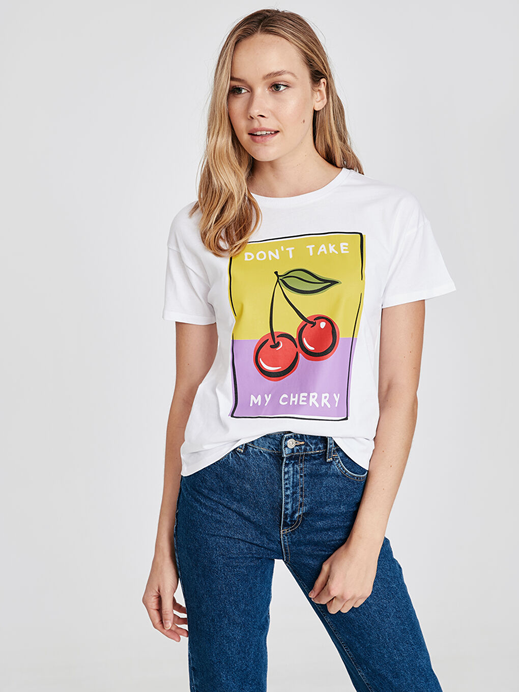 Beyaz Bisiklet Yaka Kısa Kollu Kadın Tişört-1