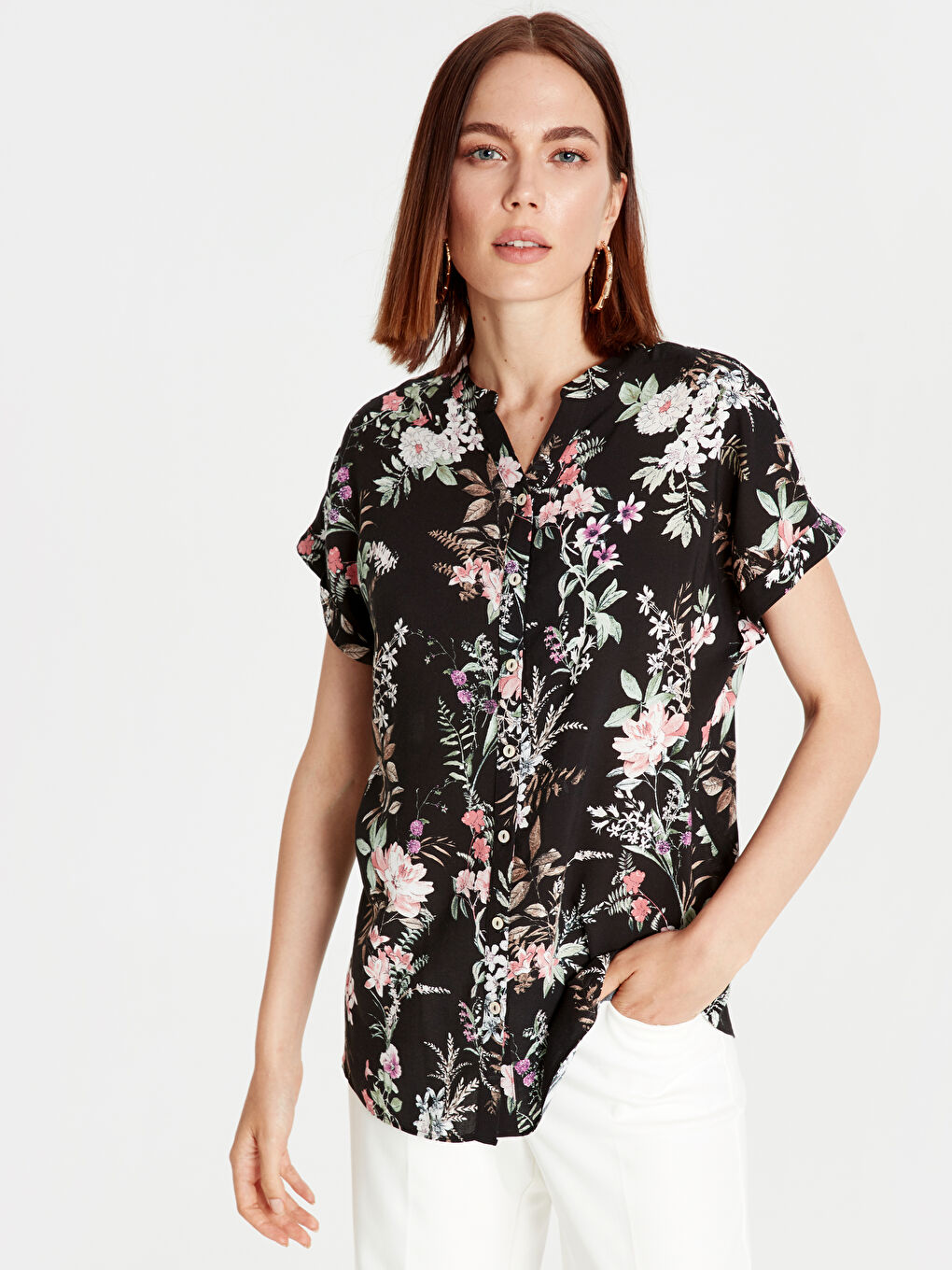 Siyah Standart Fit Kısa Kollu Kadın Gömlek