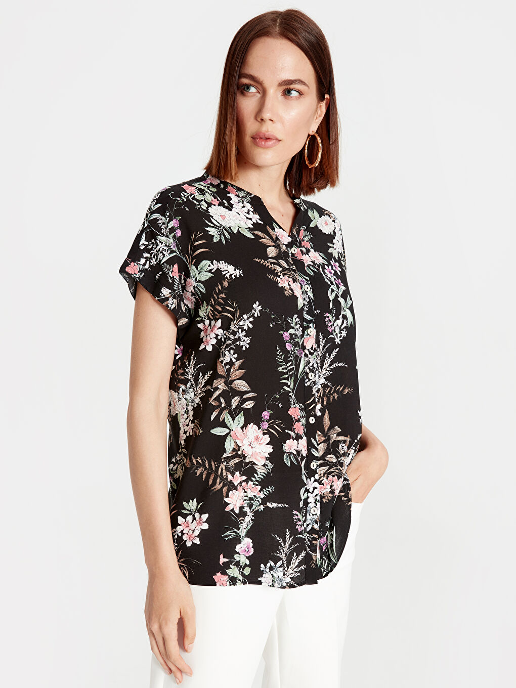 Siyah Standart Fit Kısa Kollu Kadın Gömlek-1