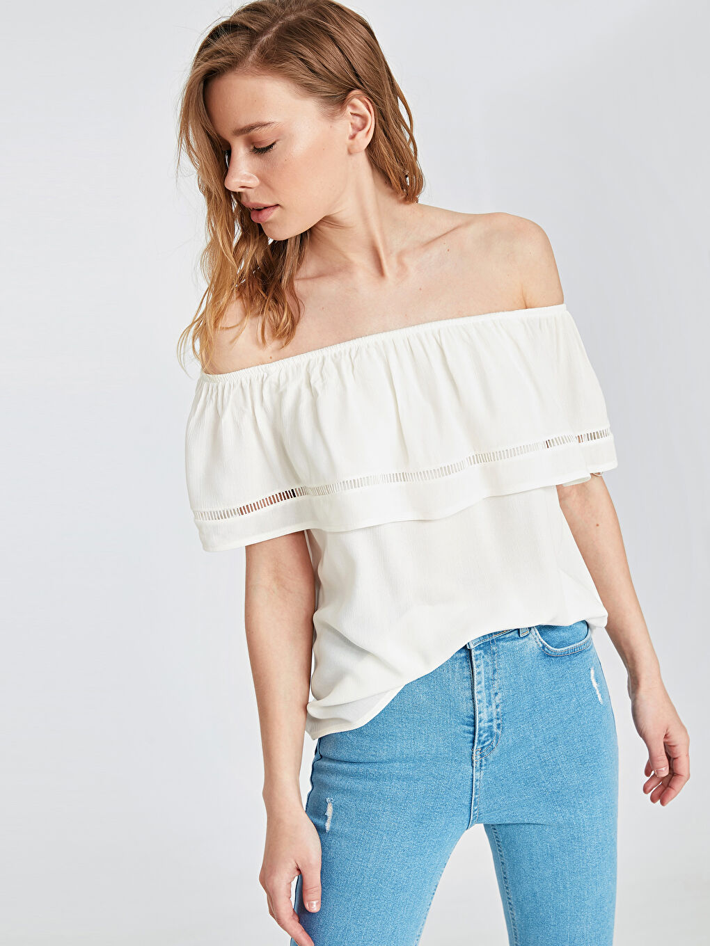 Ekru Standart Fit Kısa Kollu Kadın Bluz