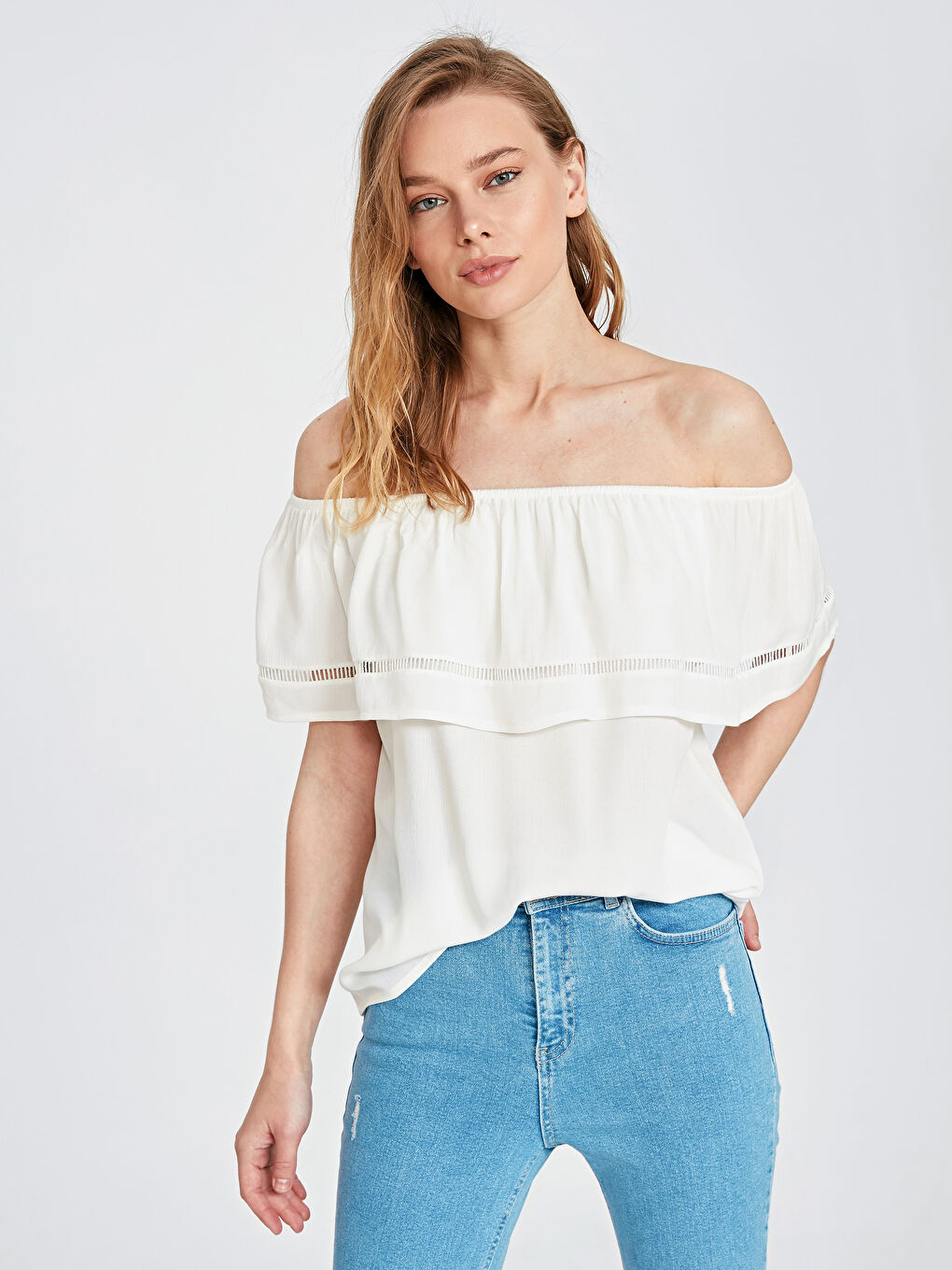 Ekru Standart Fit Kısa Kollu Kadın Bluz-1