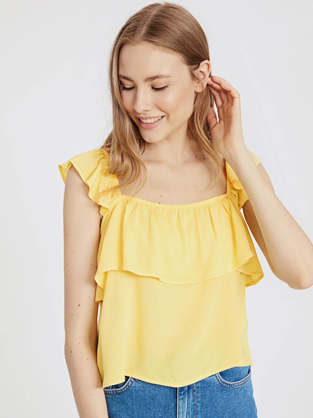 Sarı Yakası Fırfırlı Kadın Viskon Bluz-1