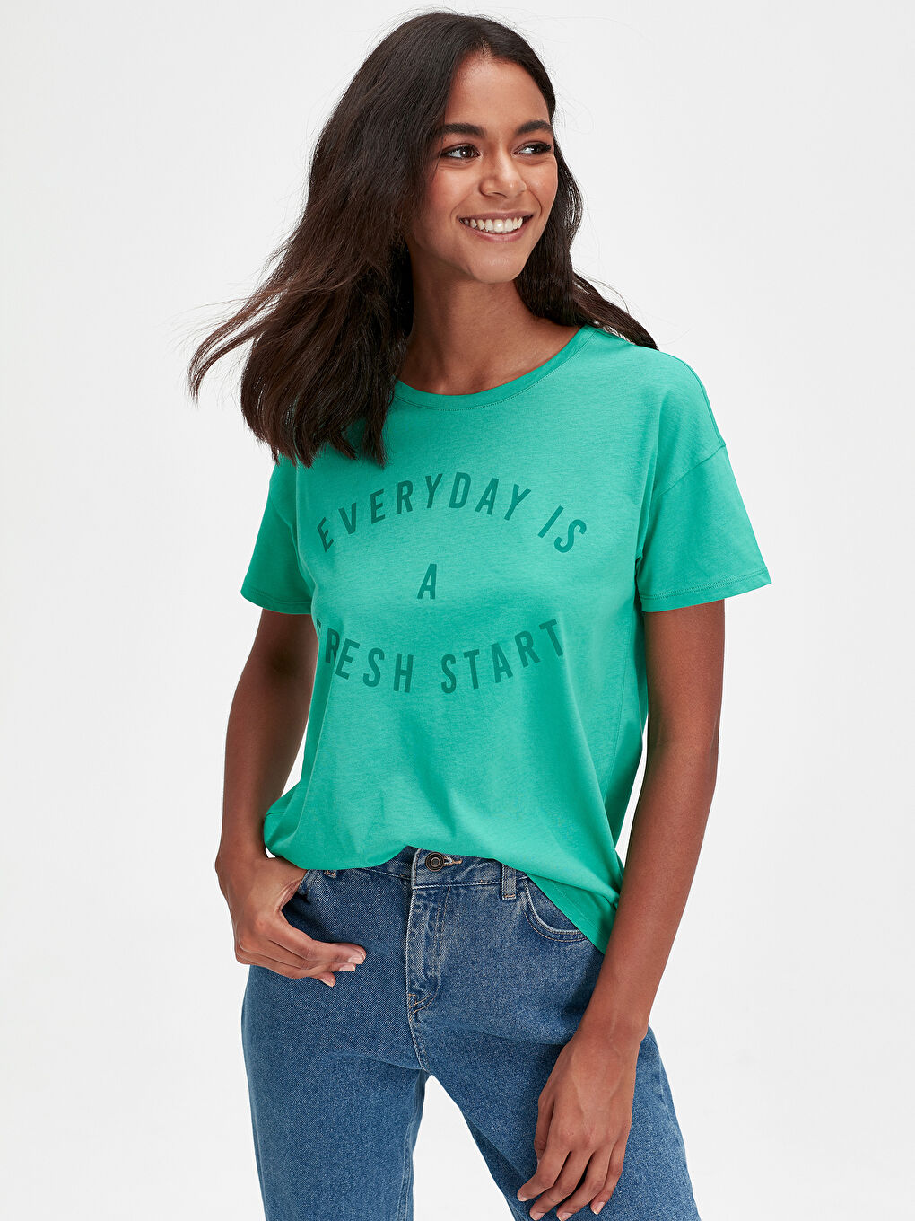 T-shirt à Manches Courtes et Col Rond pour Femmes-1