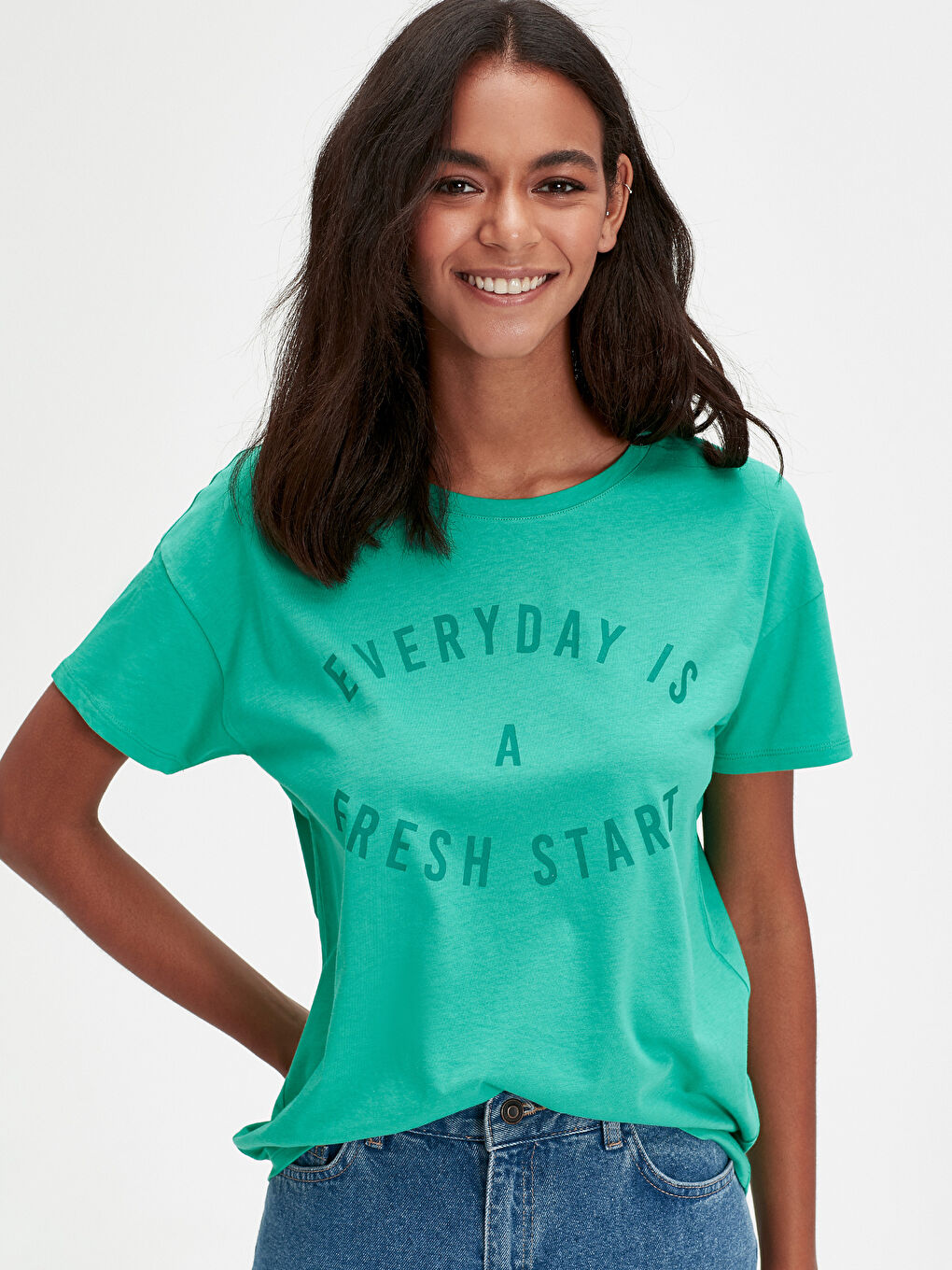 T-shirt à Manches Courtes et Col Rond pour Femmes-2