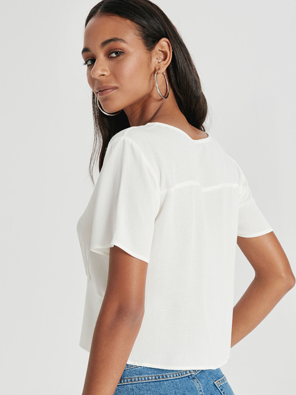 Ekru Düğmeli V Yaka Kısa Kollu Kadın Viskon Bluz-3