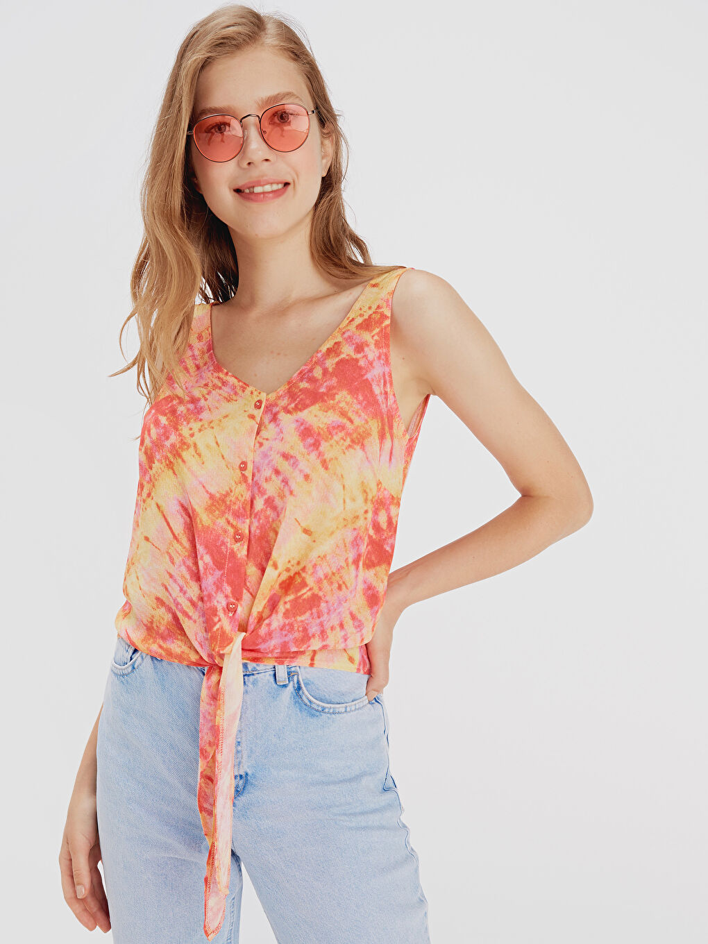 Pembe Kadın V Yaka Kolsuz Bluz