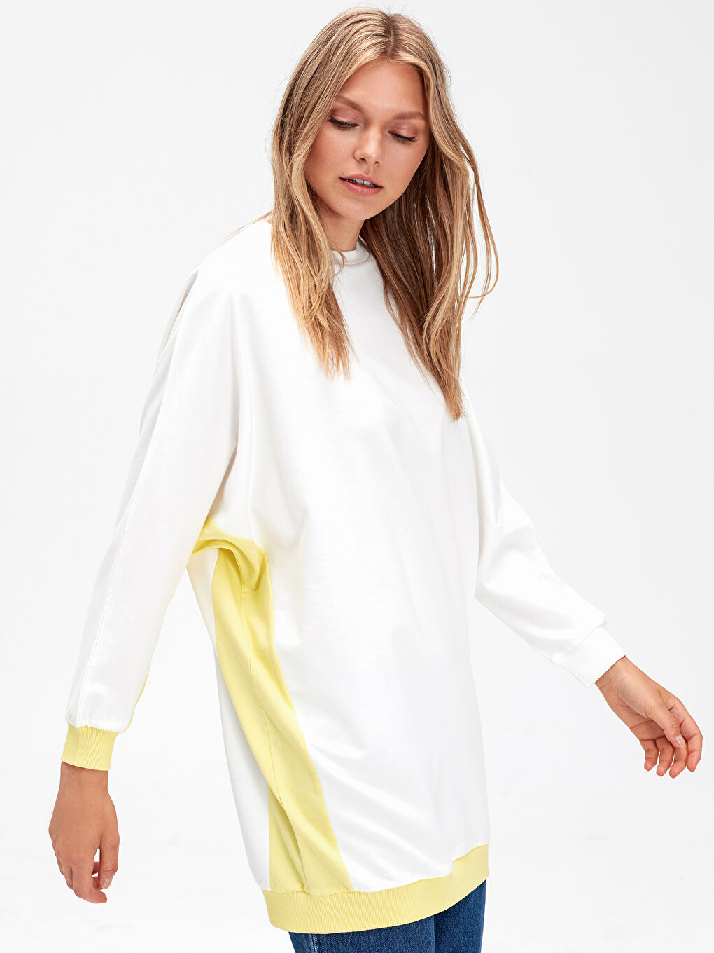 Ekru Bisiklet Yaka Sweatshirt Kumaşı Kadın Tunik
